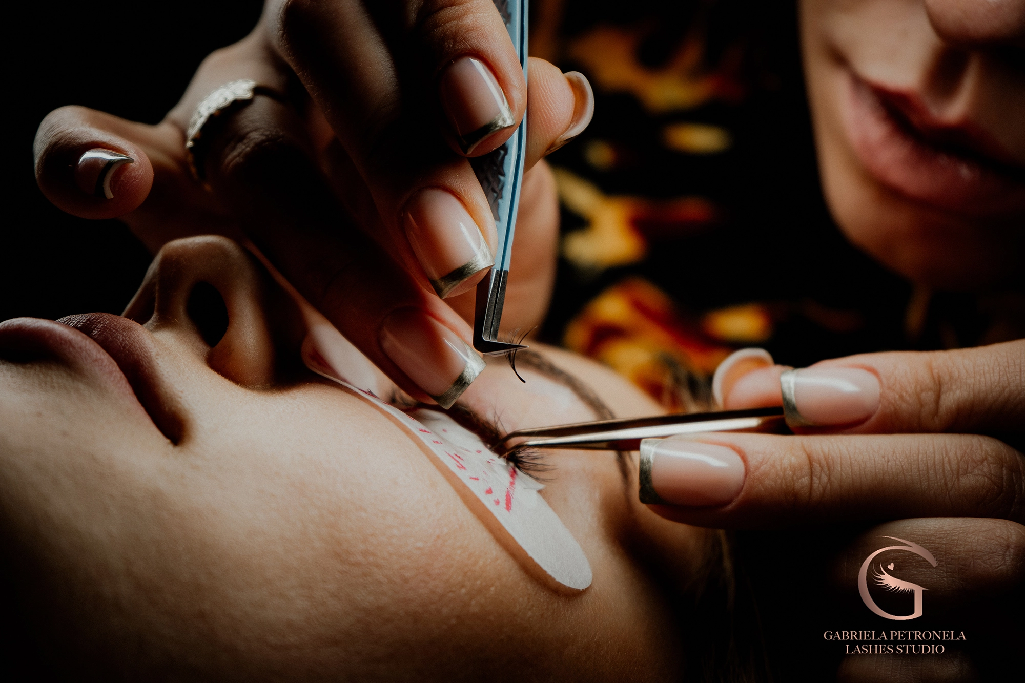 Detalii de beauty și volum extensii gene la Salon Gabriela Petronela din Bacău